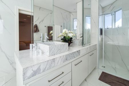 Casa de condomínio à venda com 464m², 4 quartos e 6 vagasBanheiro da Suíte 4