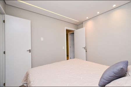 Apartamento à venda com 92m², 3 quartos e 2 vagasSemi-suite 2