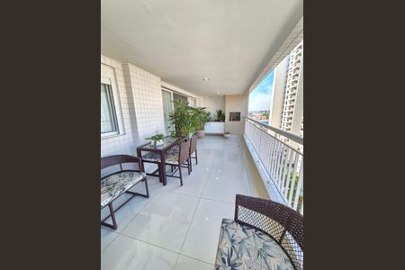 Apartamento à venda com 113m², 3 quartos e 2 vagasVaranda