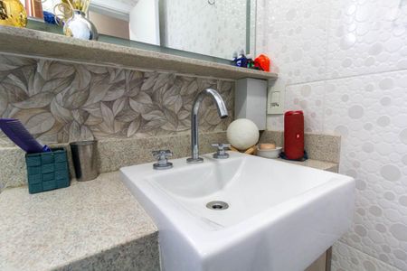 Apartamento para alugar com 76m², 2 quartos e 2 vagas Apartamento para alugar com 76m², 2 quartos e 2 vagasBanheiro 1