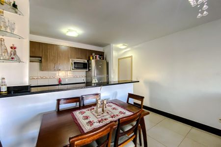 Apartamento à venda com 77m², 3 quartos e 1 vaga Apartamento à venda com 77m², 3 quartos e 1 vagaSala
