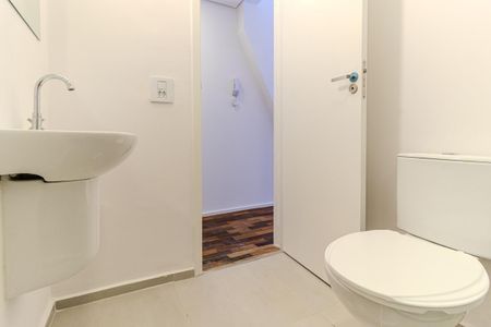 Studio para alugar com 33m², 1 quarto e sem vaga Studio para alugar com 33m², 1 quarto e sem vagaBanheiro Social