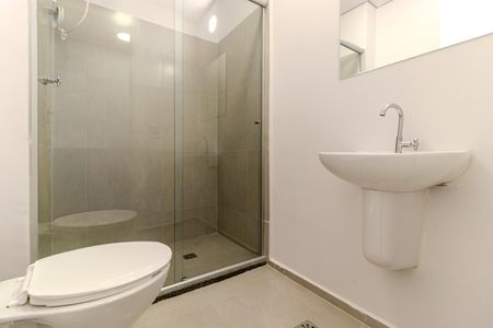 Studio para alugar com 33m², 1 quarto e sem vaga Studio para alugar com 33m², 1 quarto e sem vagaBanheiro Social