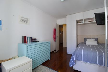 Apartamento à venda com 212m², 4 quartos e 2 vagasQuarto 2 - Suíte