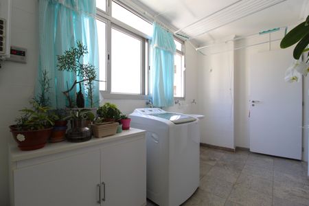 Apartamento à venda com 212m², 4 quartos e 2 vagasÁrea de Serviço