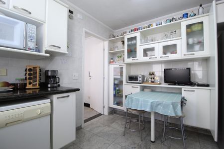Apartamento à venda com 212m², 4 quartos e 2 vagasCozinha