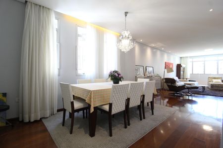 Sala de apartamento à venda com 4 quartos, 212m² em Vila Nova Conceição, São Paulo