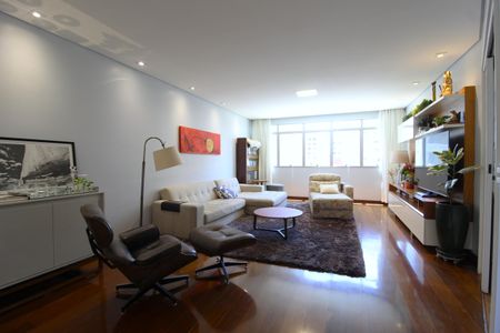 Apartamento à venda com 212m², 4 quartos e 2 vagasSala