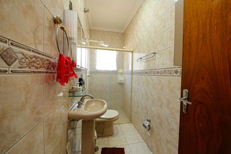 Casa à venda com 166m², 3 quartos e 2 vagasBanheiro