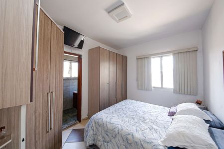 Casa à venda com 166m², 3 quartos e 2 vagasSuíte