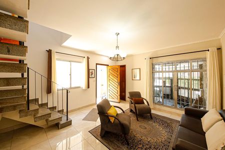 Casa à venda com 166m², 3 quartos e 2 vagasSala