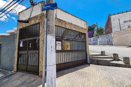 Casa à venda com 166m², 3 quartos e 2 vagasFachada