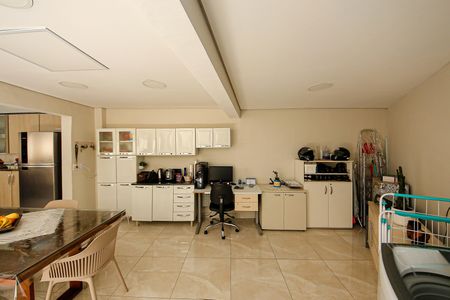 Casa à venda com 166m², 3 quartos e 2 vagasCozinha