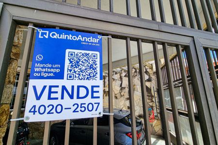 Casa à venda com 166m², 3 quartos e 2 vagasFachada