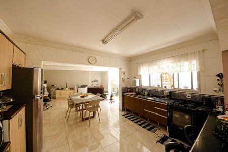 Casa à venda com 166m², 3 quartos e 2 vagasCozinha