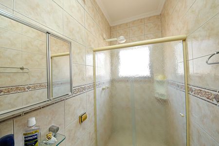 Casa à venda com 166m², 3 quartos e 2 vagasBanheiro