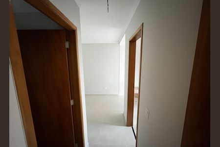 Corredor de apartamento para alugar com 2 quartos, 40m² em Água Fria, São Paulo