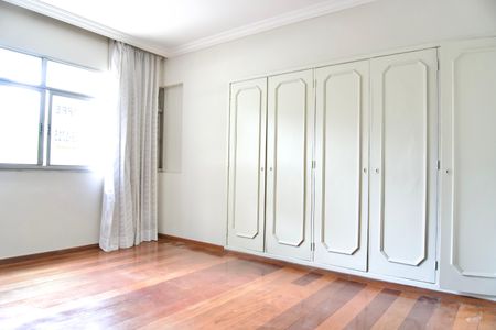 Apartamento à venda com 333m², 4 quartos e 3 vagasQuarto 3