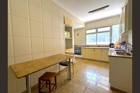 Apartamento à venda com 333m², 4 quartos e 3 vagasFoto 12