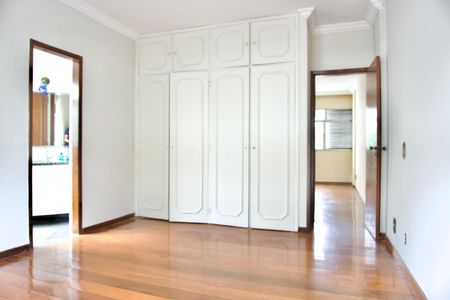 Apartamento à venda com 333m², 4 quartos e 3 vagasSuíte