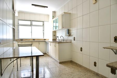 Apartamento à venda com 333m², 4 quartos e 3 vagasCozinha