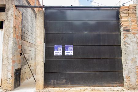 Casa à venda com 200m², 1 quarto e 5 vagas Casa à venda com 200m², 1 quarto e 5 vagasFachada