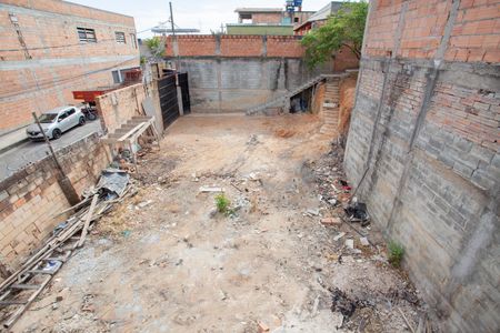 Casa à venda com 200m², 1 quarto e 5 vagas Casa à venda com 200m², 1 quarto e 5 vagasQuintal