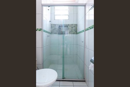 Apartamento para alugar com 69m², 2 quartos e 1 vaga Apartamento para alugar com 69m², 2 quartos e 1 vagaBanheiro social