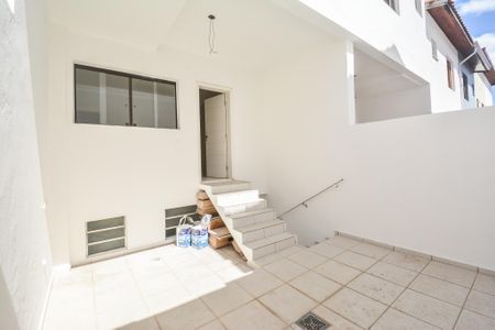Casa à venda com 192m², 3 quartos e 4 vagas Casa à venda com 192m², 3 quartos e 4 vagasQuintal