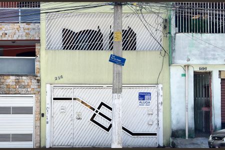 Casa para alugar com 100m², 3 quartos e 1 vagaFachada