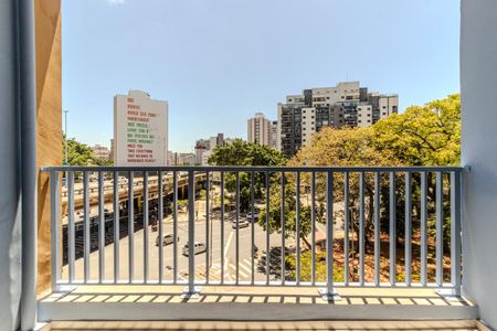 Studio para alugar com 33m², 1 quarto e sem vaga Studio para alugar com 33m², 1 quarto e sem vagaVaranda