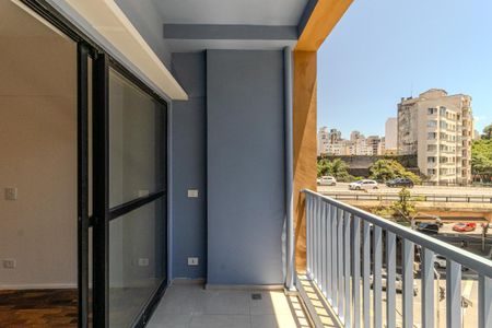 Studio para alugar com 33m², 1 quarto e sem vaga Studio para alugar com 33m², 1 quarto e sem vagaVaranda