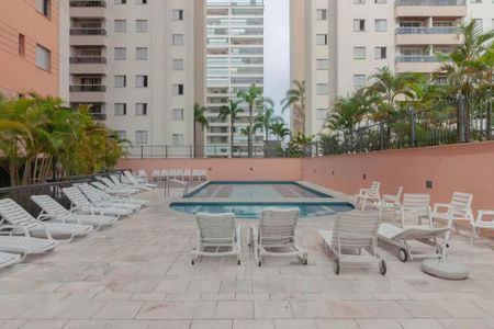 Apartamento à venda com 110m², 3 quartos e 2 vagas Apartamento à venda com 110m², 3 quartos e 2 vagasÁrea comum - Piscina