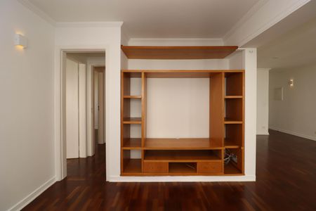 Apartamento à venda com 97m², 2 quartos e 1 vaga Apartamento à venda com 97m², 2 quartos e 1 vagaSala de TV