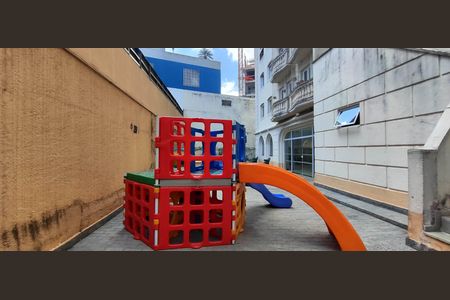 Apartamento à venda com 97m², 2 quartos e 1 vaga Apartamento à venda com 97m², 2 quartos e 1 vagaÁrea comum - Playground
