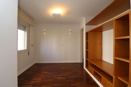 Apartamento à venda com 97m², 2 quartos e 1 vaga Apartamento à venda com 97m², 2 quartos e 1 vagaSala de TV