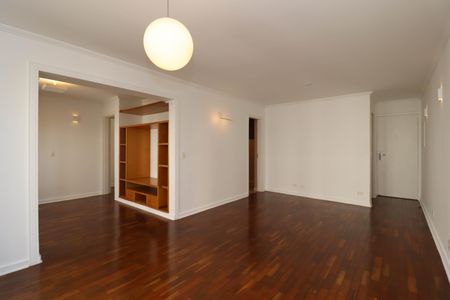 Apartamento à venda com 97m², 2 quartos e 1 vaga Apartamento à venda com 97m², 2 quartos e 1 vagaSala
