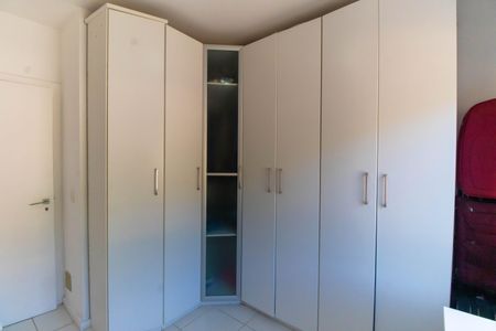 Casa à venda com 220m², 4 quartos e 2 vagas Casa à venda com 220m², 4 quartos e 2 vagasQuarto 2