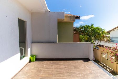 Casa à venda com 220m², 4 quartos e 2 vagas Casa à venda com 220m², 4 quartos e 2 vagasVaranda da Suíte