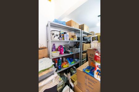 Casa à venda com 220m², 4 quartos e 2 vagas Casa à venda com 220m², 4 quartos e 2 vagasDespensa