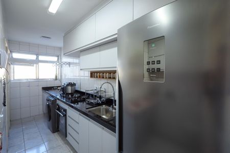 Apartamento à venda com 64m², 2 quartos e 1 vagaCozinha - Área de serviço