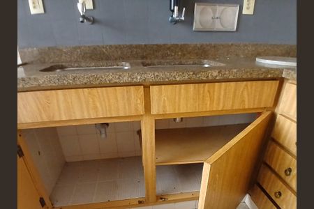 Apartamento à venda com 140m², 4 quartos e 1 vaga Apartamento à venda com 140m², 4 quartos e 1 vagaCozinha