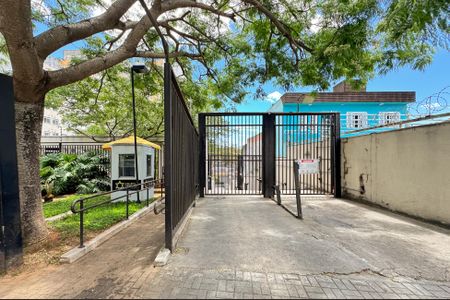 Apartamento para alugar com 47m², 2 quartos e 1 vaga Apartamento para alugar com 47m², 2 quartos e 1 vagaFachada