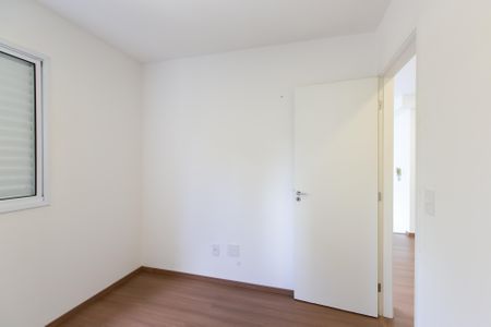 Quarto 1 de apartamento para alugar com 2 quartos, 47m² em Vila Carmosina, São Paulo
