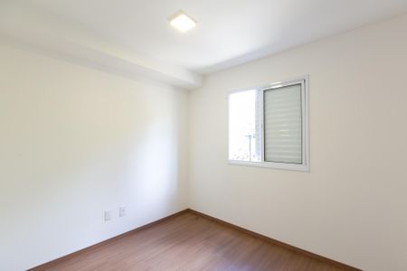 Quarto 1 de apartamento para alugar com 2 quartos, 47m² em Vila Carmosina, São Paulo