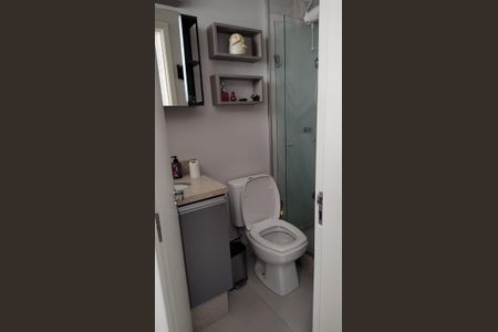 Banheiro de apartamento à venda com 2 quartos, 84m² em Auxiliadora, Porto Alegre