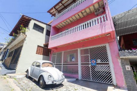 Casa à venda com 90m², 1 quarto e sem vaga Casa à venda com 90m², 1 quarto e sem vagaFachada
