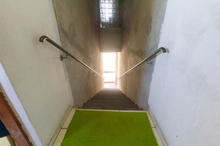 Casa à venda com 90m², 1 quarto e sem vaga Casa à venda com 90m², 1 quarto e sem vagaEscada