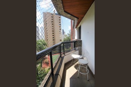 Apartamento para alugar com 225m², 3 quartos e 4 vagasVaranda da Suíte 2