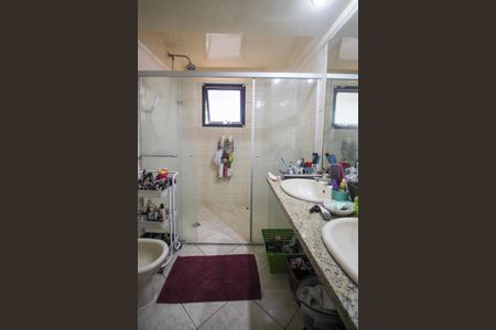 Apartamento para alugar com 225m², 3 quartos e 4 vagasBanheiro da Suíte 1